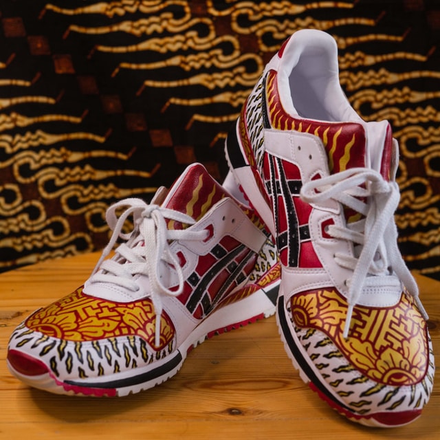 merayakan 30 tahun asics gel lyte III ekamardiys dan isser whitey james bikin sneakers asics jadi indonesia banget